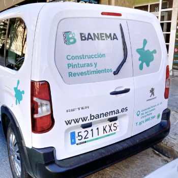 Rotulación aplicada a soporte exterior para empresa local en Palma de Mallorca